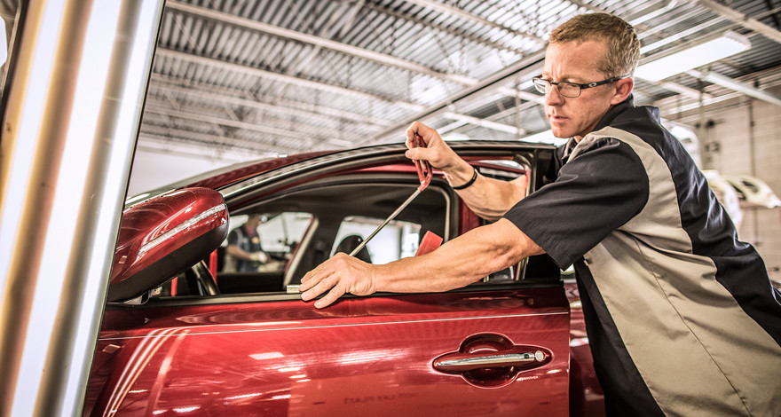 Paintless Dent Repair (PDR)